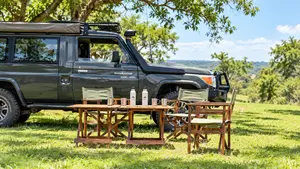 Game drive en Masai Mara con vehículo 4x4 preparado para la salida